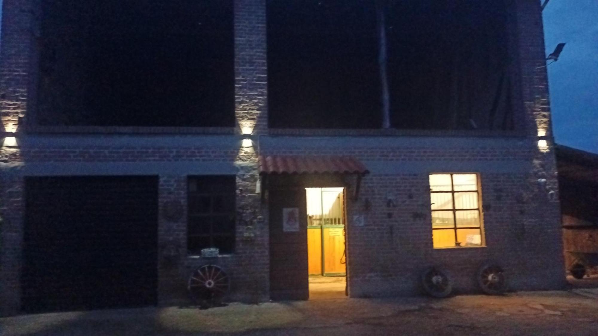 Felix House Bed & Breakfast Codevilla ภายนอก รูปภาพ