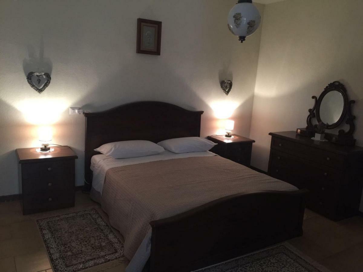 Felix House Bed & Breakfast Codevilla ภายนอก รูปภาพ